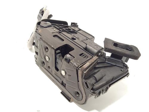 front-right-lock-skoda-karoq-nu7-nd7-2017-26593979 main image