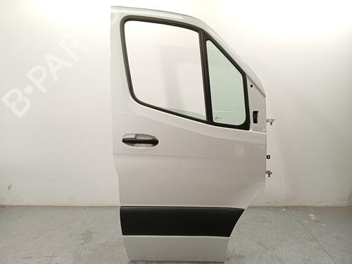 Used Right front door MERCEDES-BENZ SPRINTER 4-t Van (B907, B910) 419 CDI RWD (907.643, 907.645, 907.647) (190 hp) 30699858