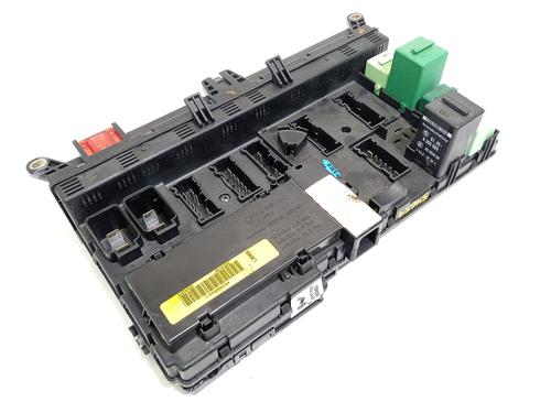 Used Fuse box Fuse box 20709873 20709873