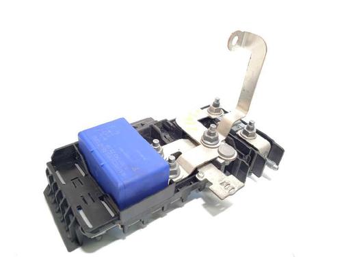 Used Fuse box Fuse box MERCEDES-BENZ GLA-CLASS (X156) GLA 250 4-matic (156.946) (211 hp) 8370646 8370646