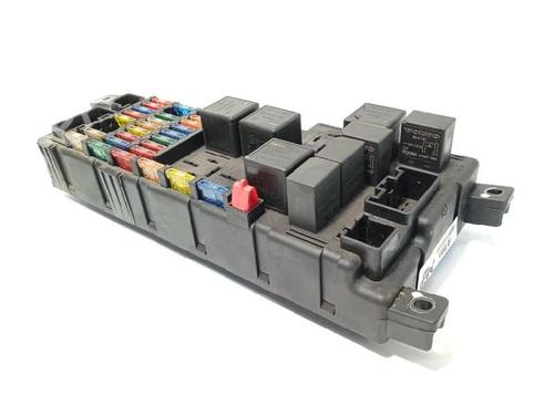 Used Fuse box Fuse box 8690996 8690996