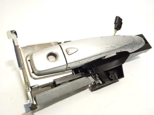 front-left-exterior-door-handle-renault-kadjar-ha_-hl_-806b04eh0a-2015-7050575 main image