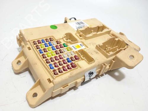 Used Fuse box Fuse box 9817899 9817899