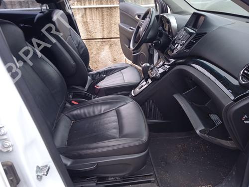 Left headlight CHEVROLET ORLANDO (J309) 2.0 D | BP24930484C28