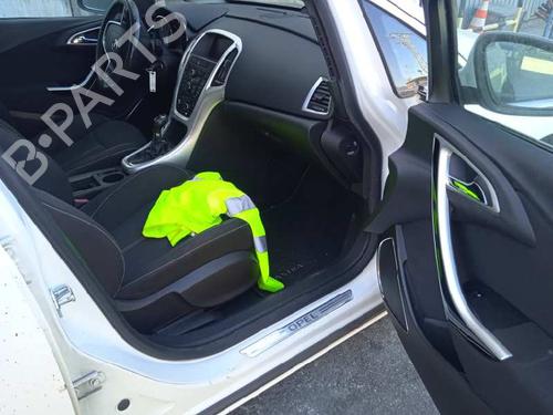 Right tailgate light OPEL ASTRA J (P10)  | BP10983354C80 