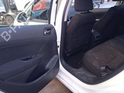 Fuse box PEUGEOT 308 I (4A_, 4C_) 1.6 HDi | BP29073322E1