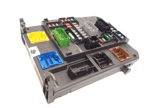 Used Fuse box CITROËN C4 II (NC_) 1.6 HDi 90 (92 hp) 15353058