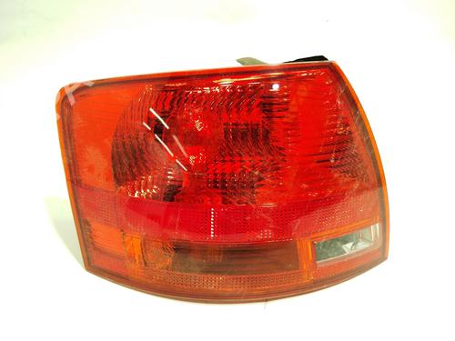 Venstre Baklys AUDI A4 B6 Avant (8E5) [2000-2005]  25739881