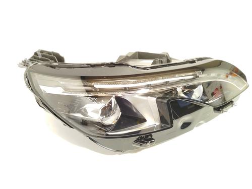 Used Right headlight PEUGEOT 3008 II SUV (MC_, MR_, MJ_, M4_) 1.2 THP/ PureTech 130 (MRHNSM, MRHNSU, MRHNSJ, MRHNYW,... (131 hp) 29268035