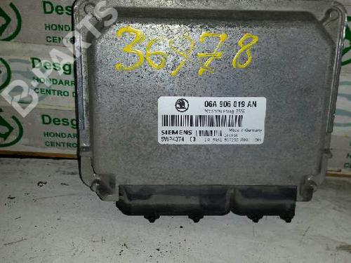 Used Engine control unit (ECU) SKODA OCTAVIA I (1U2) 1.6 (101 hp) 1869054