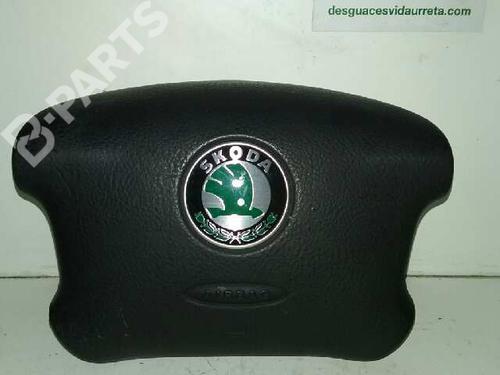 Airbag do condutor SKODA SUPERB I (3U4) 2.0 TDI (140 hp) 3U0880201D | 1329051B