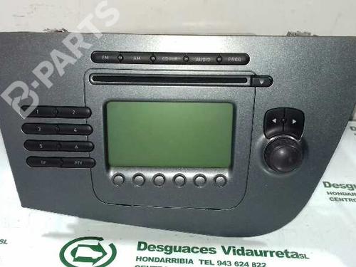 Used Radio SEAT LEON (1P1) 1.9 TDI (105 hp) 1320242