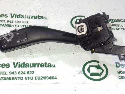 Used Steering column stalk SEAT LEON (1P1) 2.0 TDI 16V (140 hp) 1321552