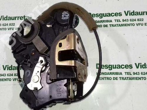 Używane Zamek drzwi przednich prawych TOYOTA COROLLA (_E12_) 2.0 D-4D (CDE120R, CDE120L_) (116 hp) 2304854