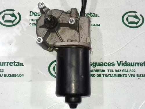Essuie-glace moteur avant MERCEDES-BENZ C-CLASS (W203) C 220 CDI (203.006, 203.008) (143 hp) 2518136