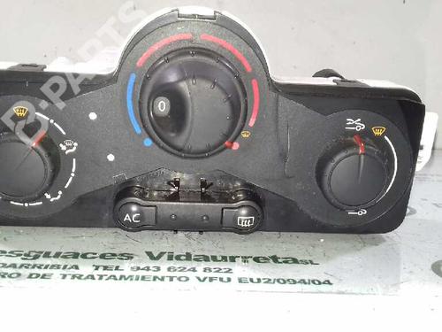 Commande Chauffage RENAULT CLIO III (BR0/1, CR0/1) 1.2 16V (BR02, BR0J, BR11, CR02, CR0J, CR11) (75 hp) 1935988
