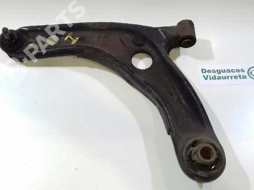 Venstre fortil bærearm TOYOTA YARIS (_P9_) [2005-2014]  2712172