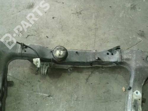 Subframe voor VOLVO V70 II (285) 2.4 (140 hp) 2339301