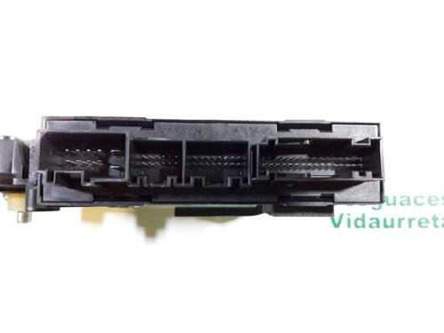 Motore alzacristalli anteriore sinistro VW PHAETON (3D1, 3D2, 3D3, 3D4, 3D6, 3D7, 3D8, 3D9) 3.0 V6 TDI 4motion (233 hp) 3251882