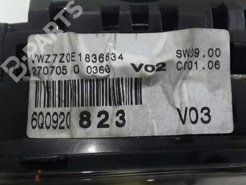 Used Instrument cluster VW POLO (9N_, 9A_) 1.4 16V (75 hp) 4596167