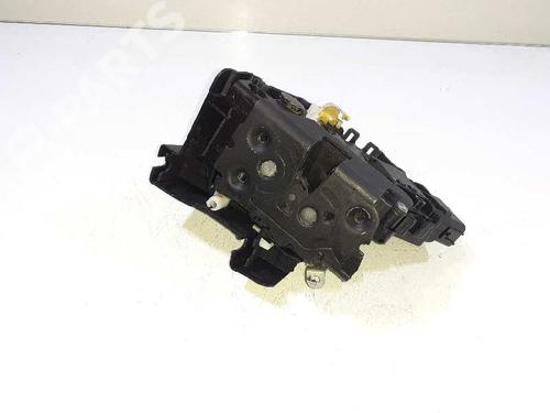 Vergrendeling links voor VOLVO XC70 II (136) D3 (163 hp) 8234652