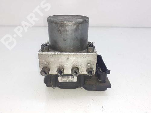 Used ABS pump FIAT GRANDE PUNTO (199_) 1.3 D Multijet (75 hp) 8182578