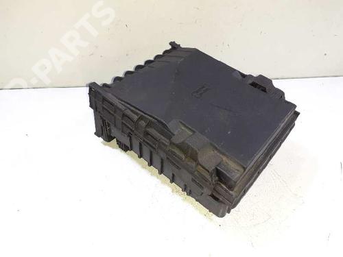 Fuse box VW GOLF VI (5K1) 1.6 TDI | BP8600393E1