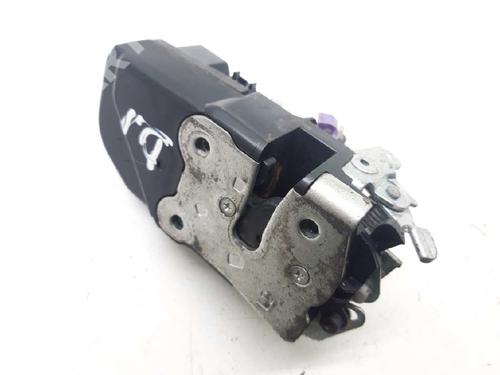Used Front left lock CHRYSLER VOYAGER IV (RG, RS) 2.8 CRD (150 hp) 8670283