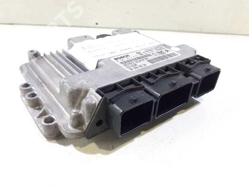 Engine control unit (ECU) PEUGEOT 308 I (4A_, 4C_) 1.6 HDi (90 hp) 8670247