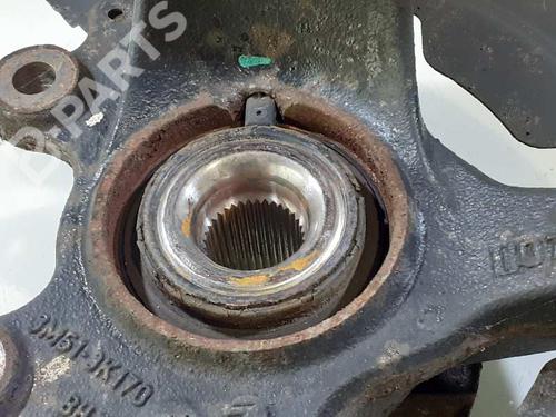 Used Right front steering knuckle Right front steering knuckle VOLVO C30 (533) 1.6 D (109 hp) 8695658 8695658