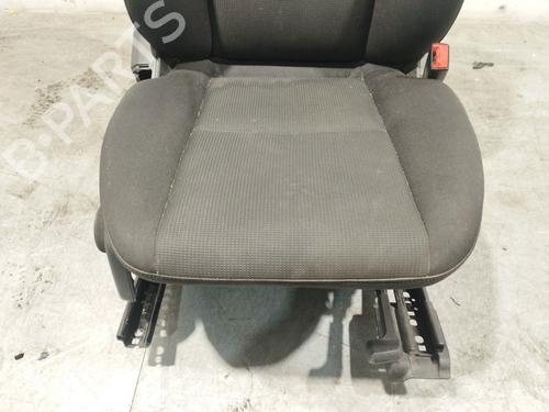 Right front seat NISSAN PRIMASTAR Van (X83) | BP30787433C16