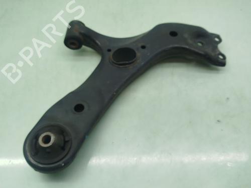 Used Right front suspension arm TOYOTA AURIS Estate (_E18_) 1.8 Hybrid (ZWE186_, ZWE186R, ZWE186H) (136 hp) 31944881