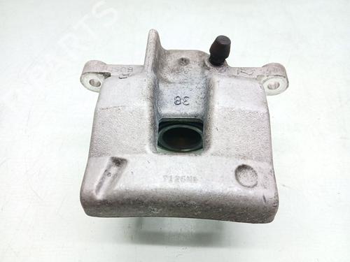 right-rear-brake-caliper-toyota-verso-_r2_-2009-2010-2011-2012-2013-2014-2015-2016-2017-2018-31944918 main image