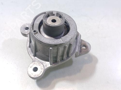 Used Engine mount Engine mount MERCEDES-BENZ V-CLASS (W447) V 250 CDI / d (447.811, 447.813, 447.815) (190 hp) 40106835 40106835