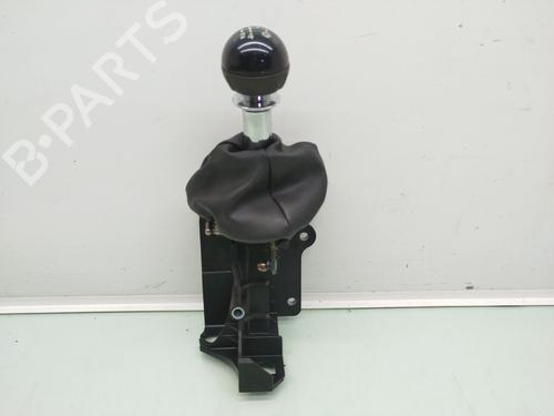 Used Gear lever FIAT 500 (312_) 1.2 (312AXA1A) (69 hp) 19405448