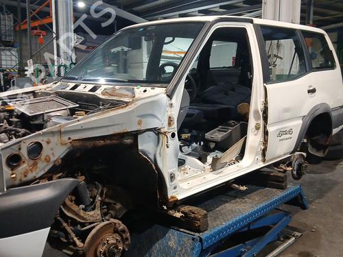 Used Parts NISSAN TERRANO II (R20) 2.7 TD 4WD (101 hp) 4382059