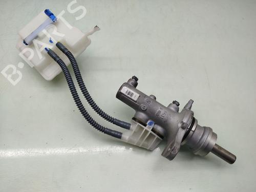 Used Brake master cylinder MERCEDES-BENZ VITO Van (W447) eVITO (447.603, 447.605) (116 hp) 24499202