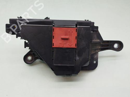 Used Fuse box Fuse box MERCEDES-BENZ C-CLASS (W205) C 200 d (205.001) (160 hp) 33038419 33038419