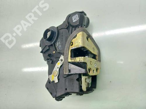 Used Front right lock TOYOTA AVENSIS (_T25_) [2003-2008]  11792240