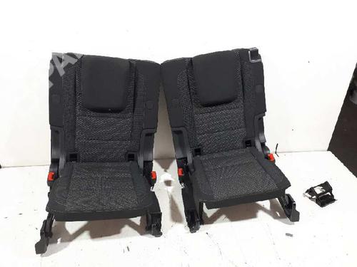rear-seat-vw-touran-5t1-20-tdi-2015-3467590 main image