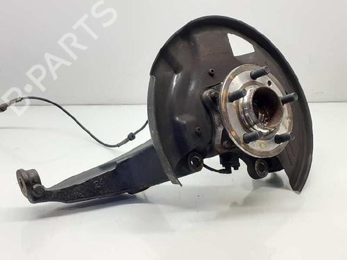 Used Right front steering knuckle LAND ROVER DISCOVERY III (L319) 2.7 TD 4x4 (190 hp) 6811872