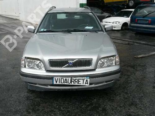 VOLVO V40 Estate (645)  1.8  166022