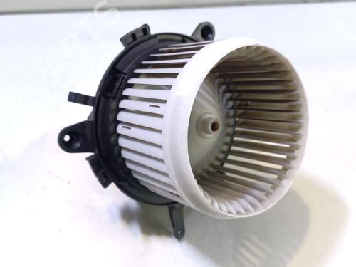 Heater blower motor PEUGEOT 3008 II SUV (MC_, MR_, MJ_, M4_) 1.6 PureTech 180 (M45GFR, M45GFU) 5P132000370443 | 5P1300000