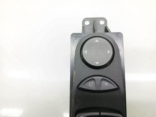 Left front window switch MERCEDES-BENZ VIANO (W639) CDI 2.2 (639.711, 639.713, 639.811, 639.813, 639.815) | BP31931397I27 