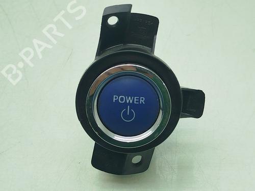 switch-toyota-c-hr-_x1_-2016-33942729 main image