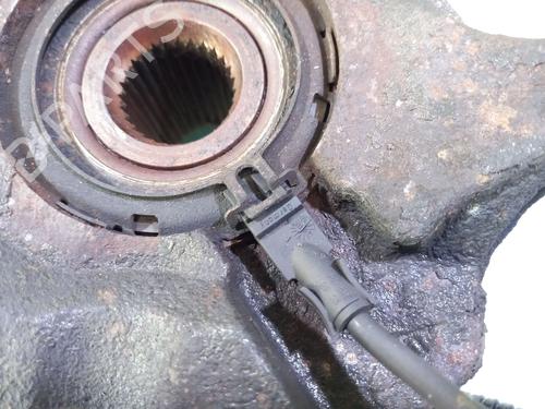 Right front steering knuckle OPEL VIVARO A Van (X83) 2.5 CDTI (F7) | BP26682555M26 
