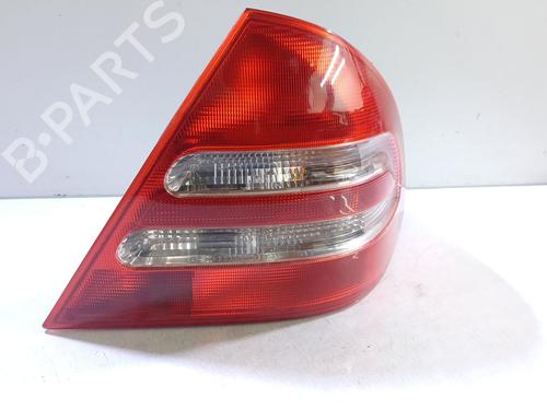 Used Right taillight MERCEDES-BENZ C-CLASS (W203) C 180 Kompressor (203.046) (143 hp) 26978767