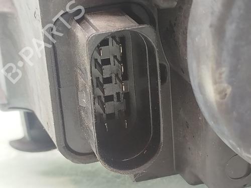 Right headlight VW GOLF VI (5K1) 1.6 TDI | BP31886050C29 