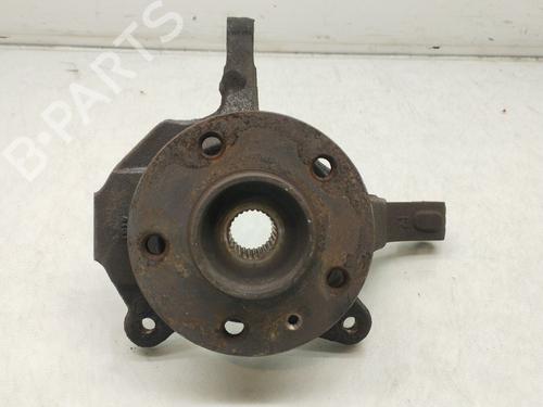 Used Right front steering knuckle NISSAN PRIMASTAR Van (X83) [2002-2026]  32522305