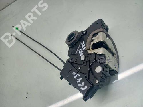Used Front right lock TOYOTA YARIS (_P9_) 1.4 D-4D (NLP90_, NLP90R) (90 hp) 10932288